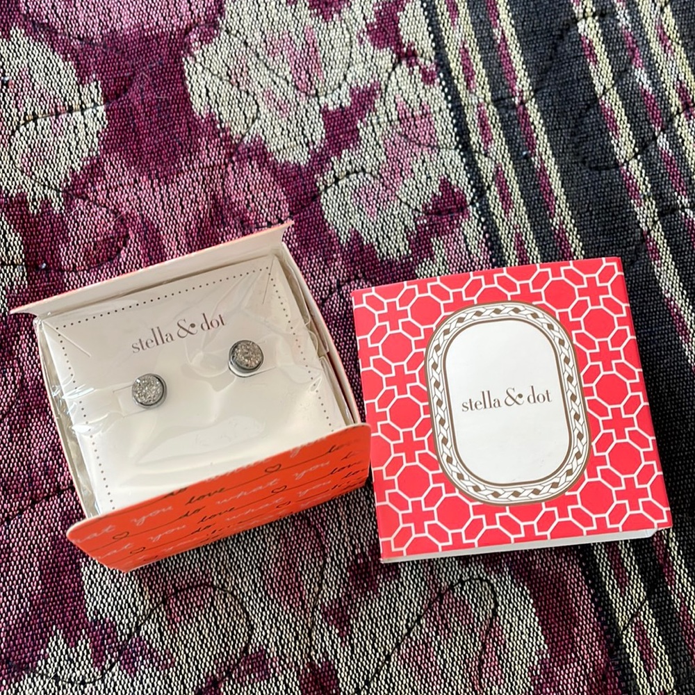 Stella&Dot Smokey Sparkle Studs